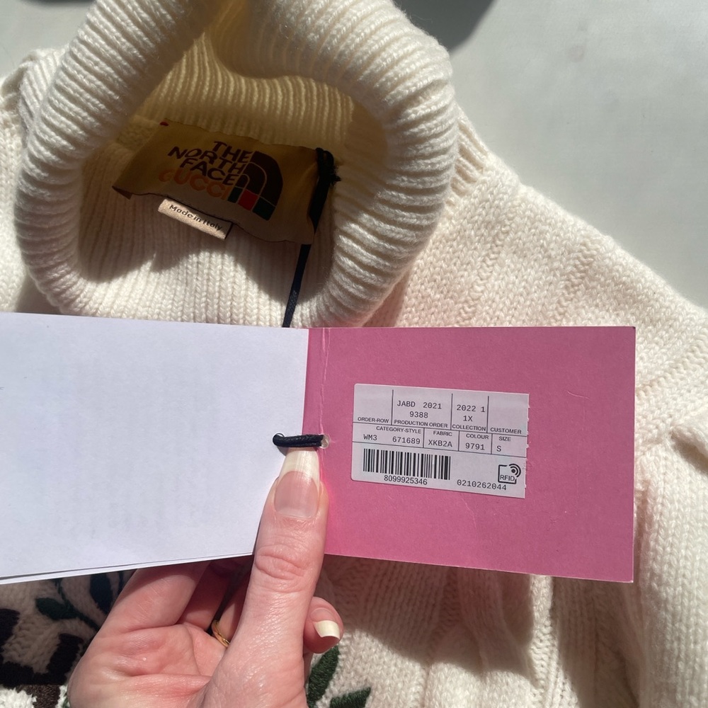 Gucci x The North Face Cream Cable-Knit Turtleneck Sweater with Floral Logo - Picture 5 of 7